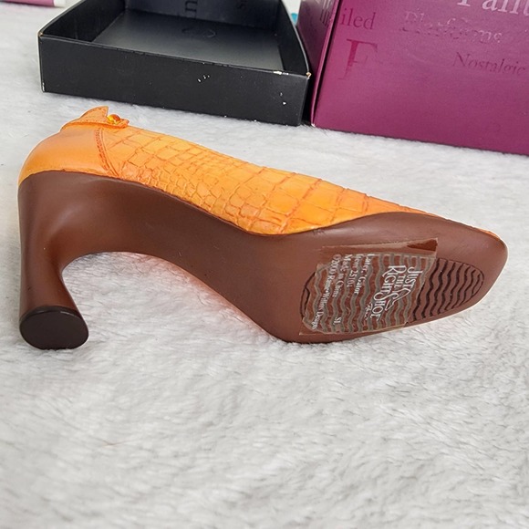 📽️Later, 'Gator- Just The Right Shoe Sculpture. Mint Condition. COA incl. Box - Picture 4 of 7